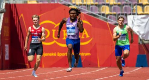 "لن تراها كثيرًا".. لقطة غريبة لعداء بريطاني "توقف مبكرًا" في بطولة أوروبا (فيديو)